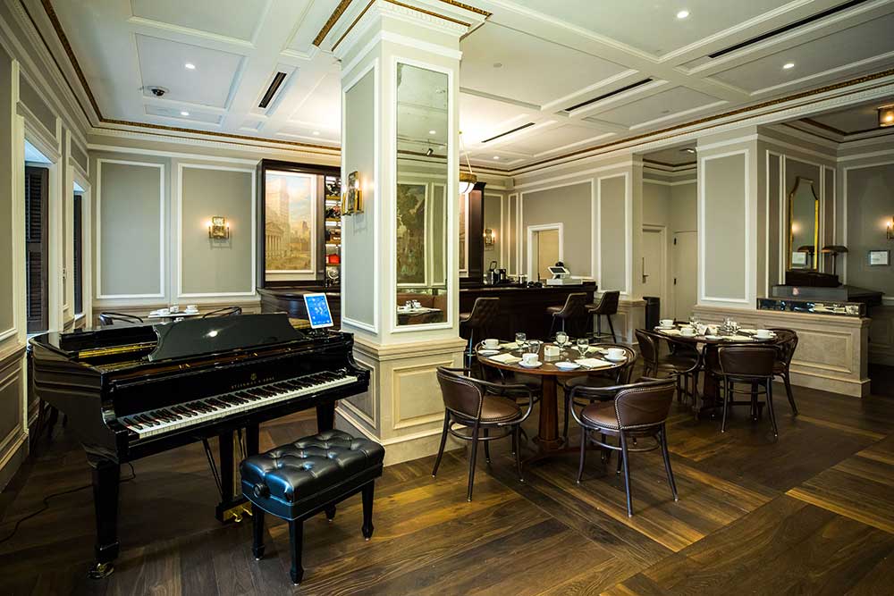 NYSE 1792 Restaurant piano and table seating